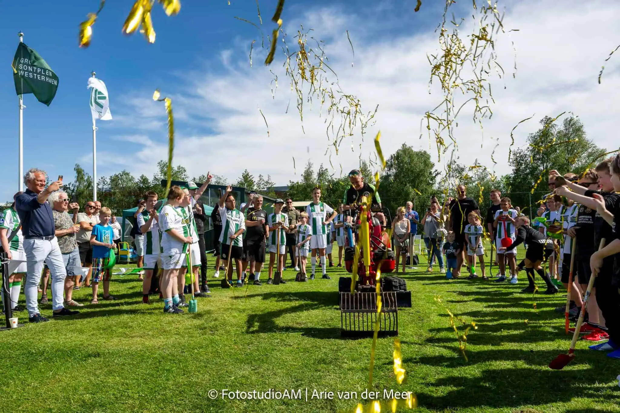 pim lease viert jubileum met nieuw clubhuis voor kids united
