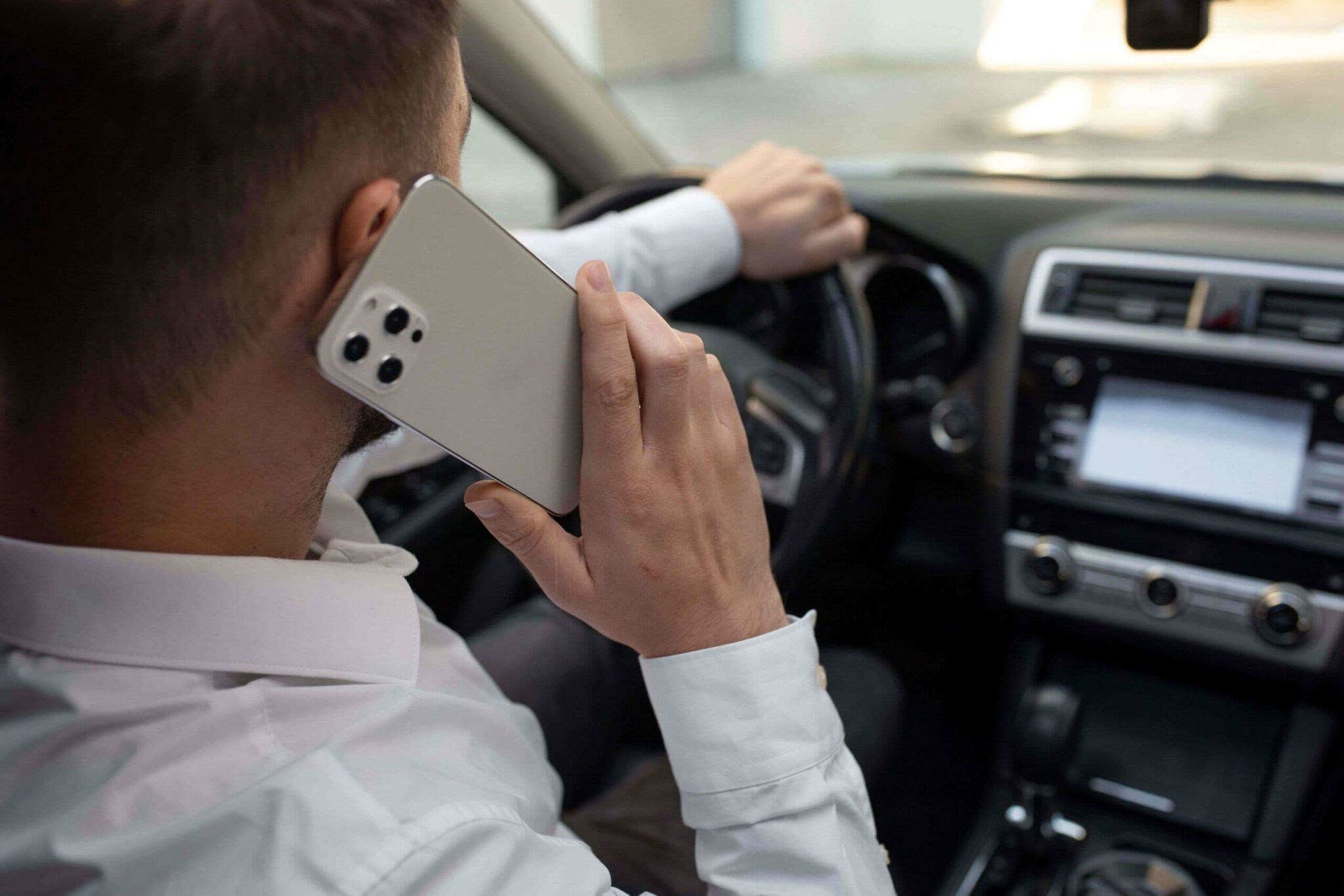 pim lease boete voor telefoon in zakelijke auto aansprakelijkheid werkgever verkeersboete