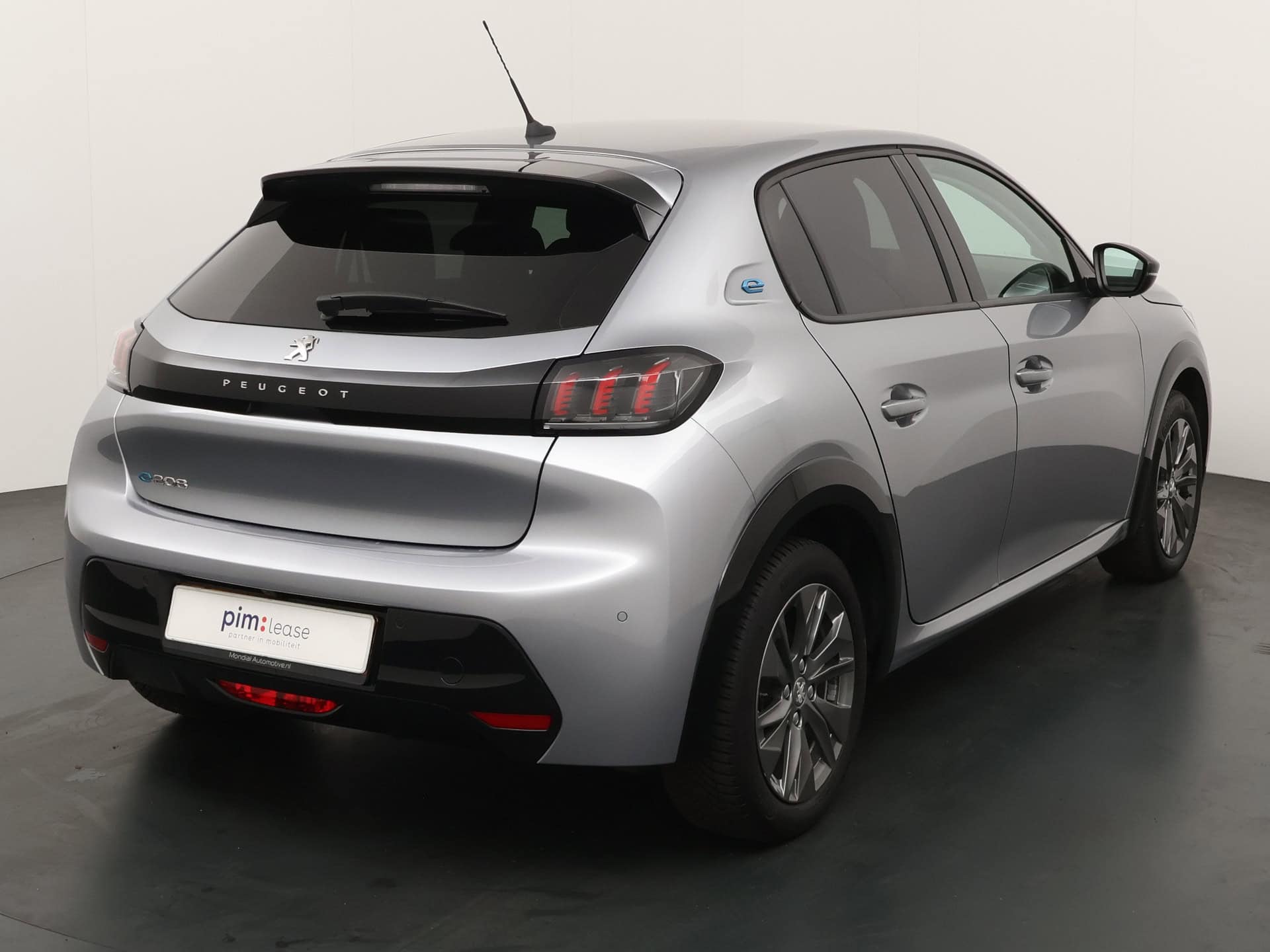 Peugeot e-208